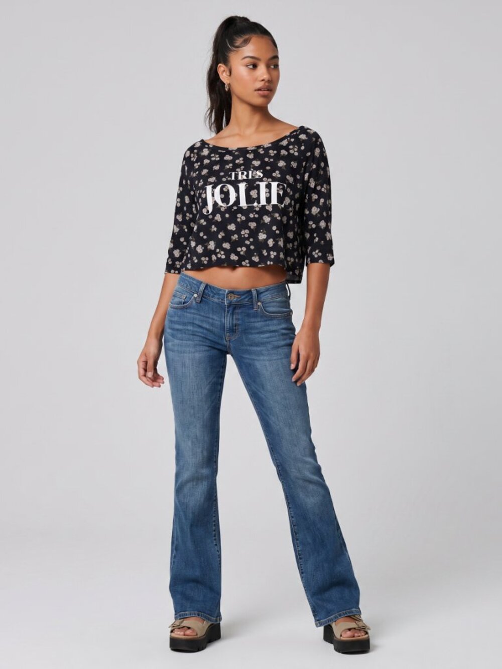 Pull & Bear Floral "Très Jolie" Cropped Tee Top Y2K Graphic 3/4 Sleeve Black